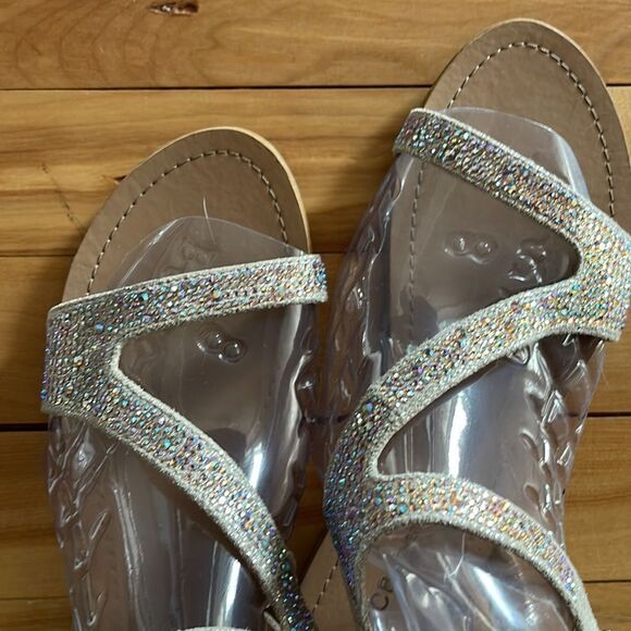 BCBGeneration gold sparkle studded flat strappy sandals. Buckle ankle strap. 6 - Picture 4 of 6